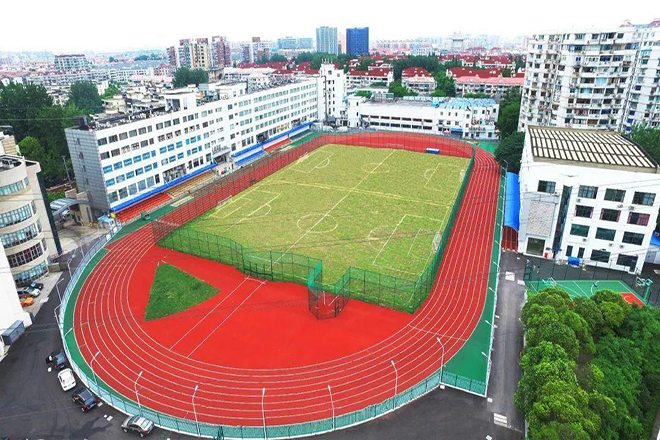 沈陽塑膠跑道廠帶您看看塑膠跑道施工時需要注意事項有哪些?